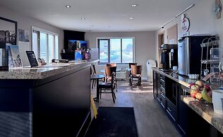 Super 8 by Wyndham Guelph