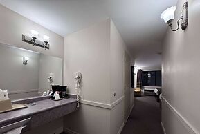 Super 8 by Wyndham Guelph