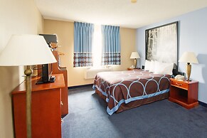Super 8 by Wyndham Adrian