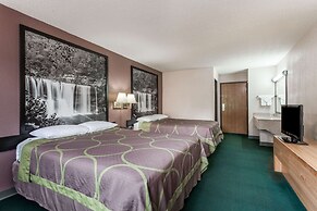 Super 8 by Wyndham Carrollton