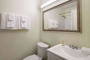 Super 8 by Wyndham Youngstown/Girard