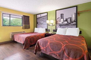 Super 8 by Wyndham Youngstown/Girard