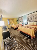 Super 8 by Wyndham Warrenton