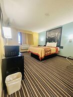 Super 8 by Wyndham Warrenton