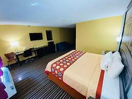 Super 8 by Wyndham Warrenton