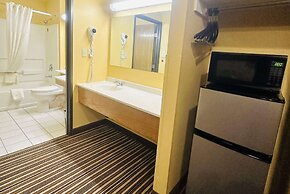 Super 8 by Wyndham Warrenton