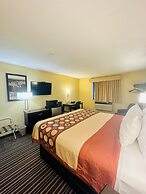 Super 8 by Wyndham Warrenton