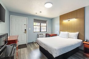 Knights Inn North Attleboro