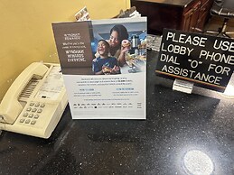 Super 8 by Wyndham Richfield/Cleveland