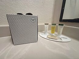 Super 8 by Wyndham Richfield/Cleveland