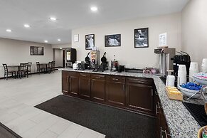 Super 8 by Wyndham Fairmont