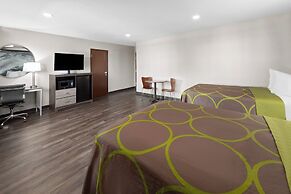 Super 8 by Wyndham Fairmont