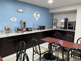 Super 8 by Wyndham Clemmons/Bermuda Run/Winston-Salem I-40