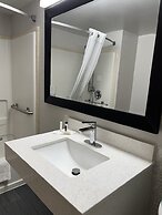 Super 8 by Wyndham Clemmons/Bermuda Run/Winston-Salem I-40