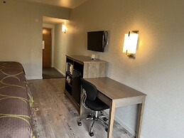 Super 8 by Wyndham Clemmons/Bermuda Run/Winston-Salem I-40