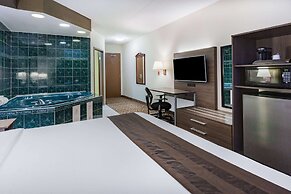 Super 8 by Wyndham Ambassador Bridge Windsor ON