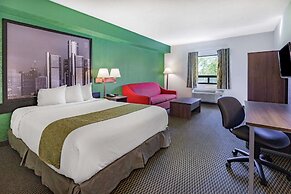 Super 8 by Wyndham Ambassador Bridge Windsor ON