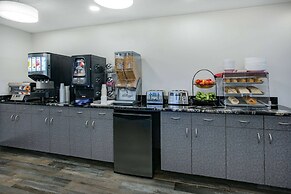 Super 8 by Wyndham Ambassador Bridge Windsor ON