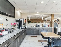 Super 8 by Wyndham Smithfield/Selma