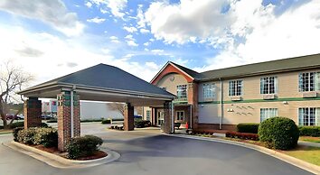 Super 8 by Wyndham Smithfield/Selma