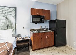 Super 8 by Wyndham Smithfield/Selma