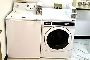 Super 8 by Wyndham Hinton