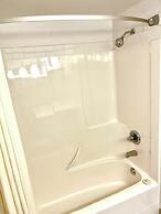 Super 8 by Wyndham Hinton