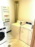 Super 8 by Wyndham Hinton