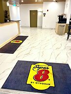 Super 8 by Wyndham Hinton