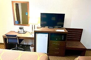 Super 8 by Wyndham Hinton