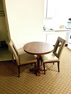 Super 8 by Wyndham Hinton