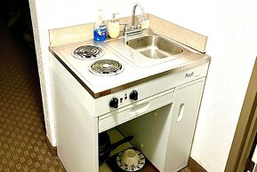 Super 8 by Wyndham Hinton