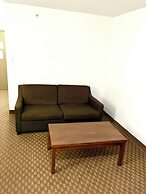 Super 8 by Wyndham Hinton