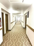 Super 8 by Wyndham Hinton