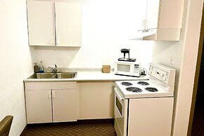 Super 8 by Wyndham Hinton