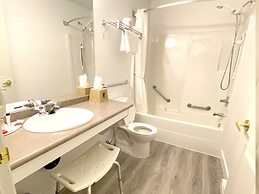 Super 8 by Wyndham Sicamous