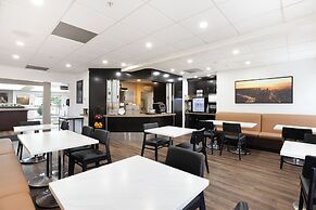 Super 8 by Wyndham Calgary Shawnessy Area