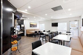 Super 8 by Wyndham Calgary Shawnessy Area