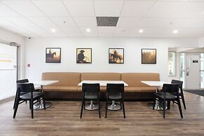 Super 8 by Wyndham Calgary Shawnessy Area