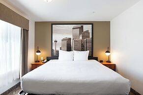 Super 8 by Wyndham Calgary Shawnessy Area