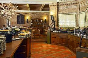 Sheraton Pilar Hotel and Convention Center