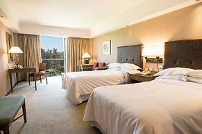 Sheraton Pilar Hotel and Convention Center