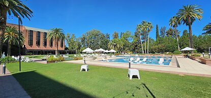 Sheraton Pilar Hotel and Convention Center