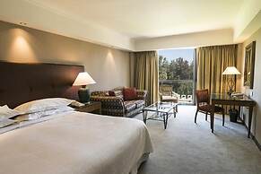 Sheraton Pilar Hotel and Convention Center