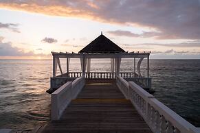 Grand Decameron Montego Beach, A Trademark All-Inclusive Resort