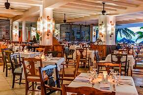 Grand Decameron Montego Beach, A Trademark All-Inclusive Resort