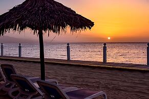 Grand Decameron Montego Beach, A Trademark All-Inclusive Resort