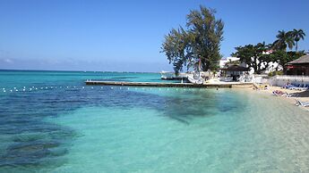 Grand Decameron Montego Beach, A Trademark All-Inclusive Resort