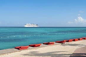 Grand Decameron Montego Beach, A Trademark All-Inclusive Resort