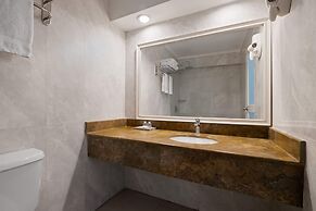 Grand Decameron Montego Beach, A Trademark All-Inclusive Resort